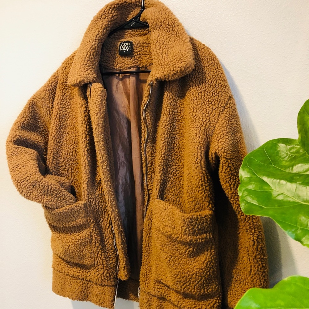 Adorable teddy coat in brown